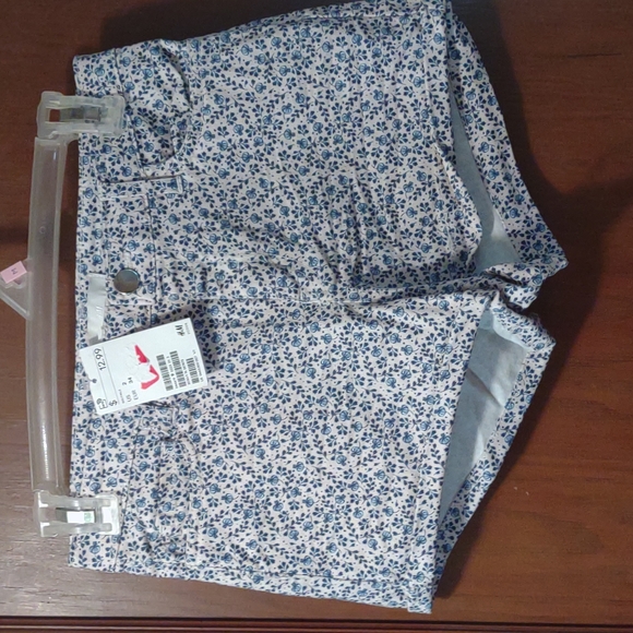 H&M bundle lot 3 booty shorts size 2 blue floral mauve pink floral yellow birds - Picture 4 of 14